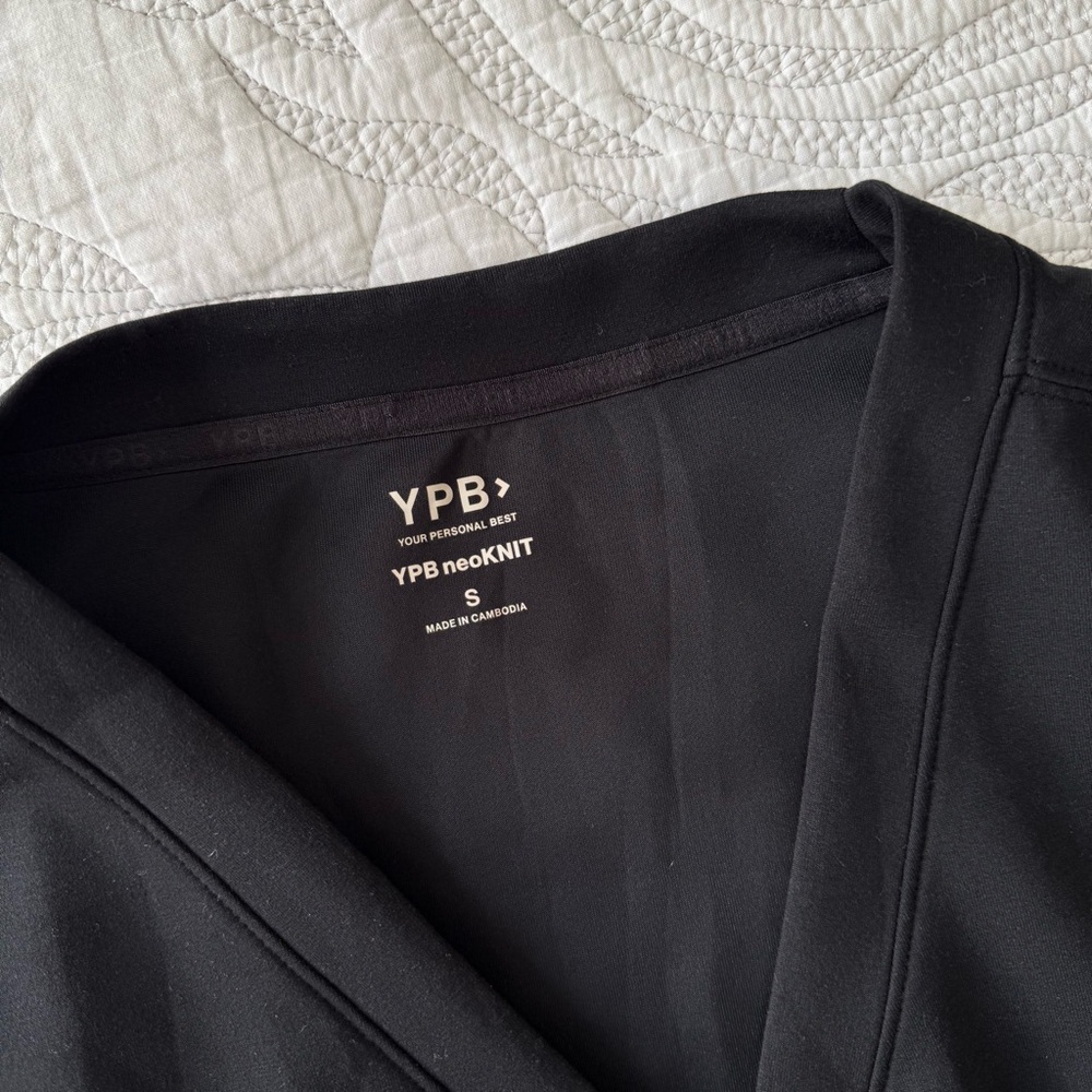Abercrombie - YPB - Neoknit Long-sleeve Henley Jumpsuit - Black - Picture 5 of 11